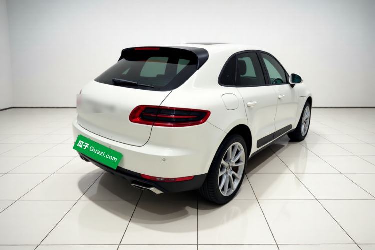 Used Porsche Macan 2014 Macan 2.0T Rear Right 45 Deg