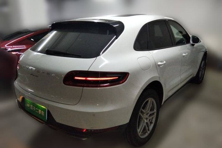 Used Porsche Macan 2014 Macan 2.0T Rear Right 45 Deg