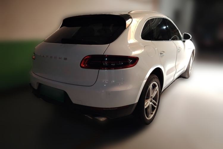 Used Porsche Macan 2014 Macan 2.0T Rear Right 45 Deg