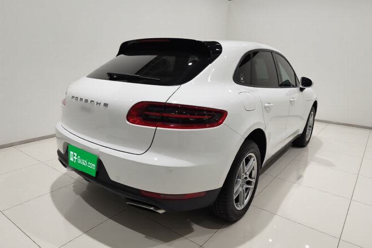 Used Porsche Macan 2014 Macan 2.0T Rear Right 45 Deg