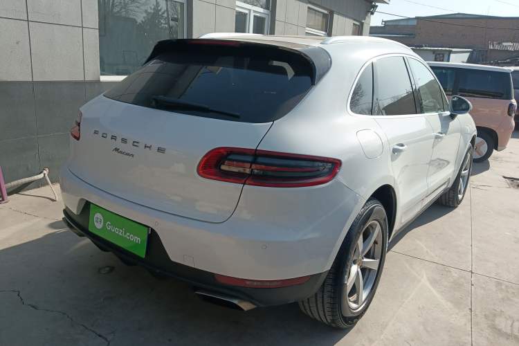 Used Porsche Macan 2014 Macan 2.0T Rear Right 45 Deg