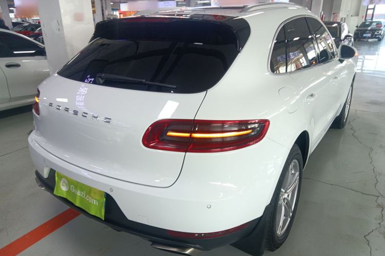 Used Porsche Macan 2014 Macan 2.0T Rear Right 45 Deg