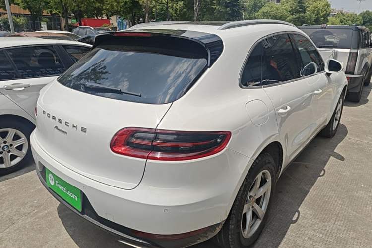 Used Porsche Macan 2014 Macan 2.0T Rear Right 45 Deg