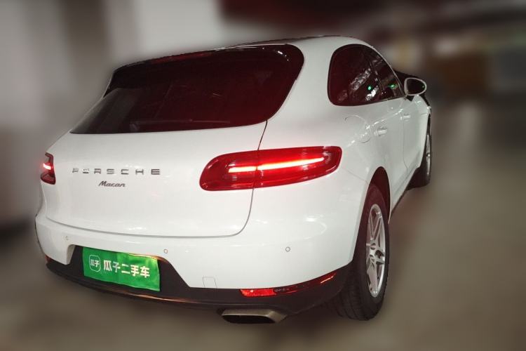 Used Porsche Macan 2014 Macan 2.0T Rear Right 45 Deg