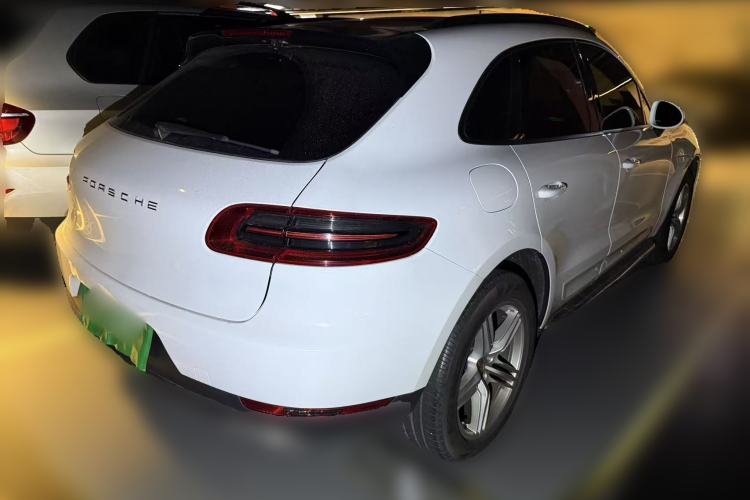 Used Porsche Macan 2014 Macan 2.0T Rear Right 45 Deg