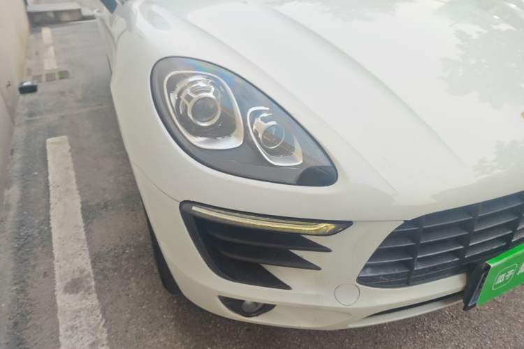 Used Porsche Macan 2014 Macan 2.0T Right Front Headlight