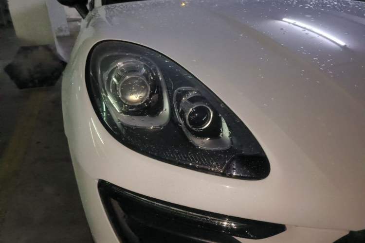Used Porsche Macan 2014 Macan 2.0T Right Front Headlight