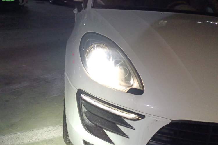 Used Porsche Macan 2014 Macan 2.0T Right Front Headlight