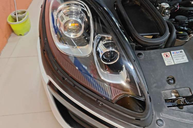 Used Porsche Macan 2014 Macan S 3.0T Right Front Headlight