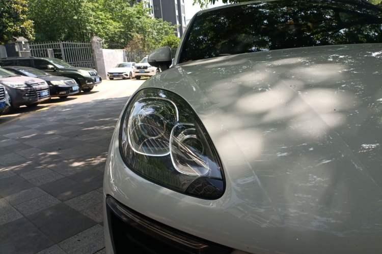 Used Porsche Macan 2014 Macan 2.0T Right Front Headlight