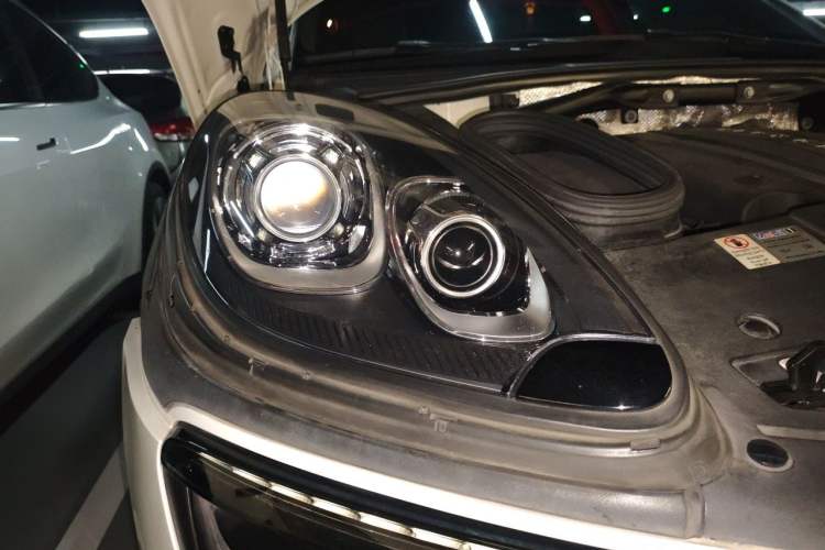 Used Porsche Macan 2014 Macan 2.0T Right Front Headlight