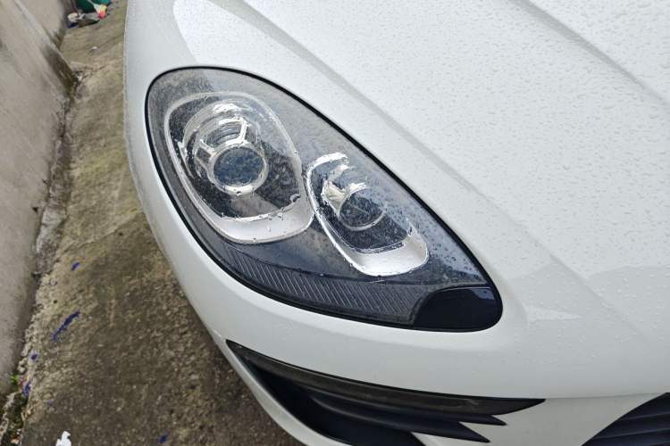Used Porsche Macan 2014 Macan 2.0T Right Front Headlight