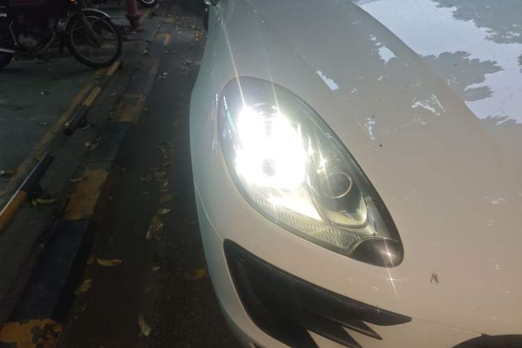 Used Porsche Macan 2014 Macan 2.0T Right Front Headlight