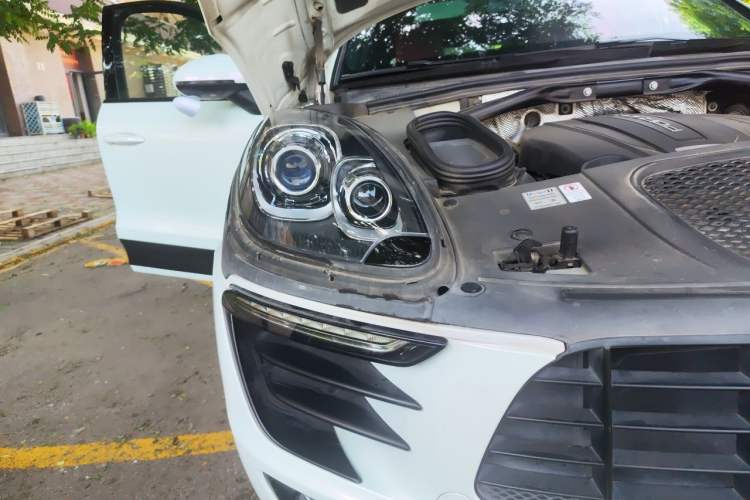 Used Porsche Macan 2014 Macan 2.0T Right Front Headlight