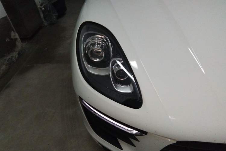 Used Porsche Macan 2014 Macan 2.0T Right Front Headlight