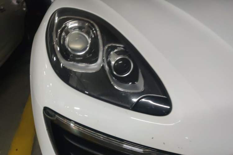 Used Porsche Macan 2014 Macan 2.0T Right Front Headlight