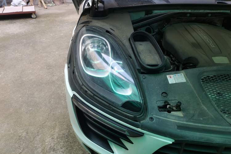 Used Porsche Macan  Right Front Headlight