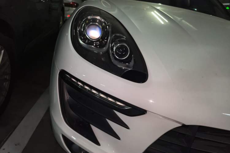 Used Porsche Macan 2014 Macan 2.0T Right Front Headlight