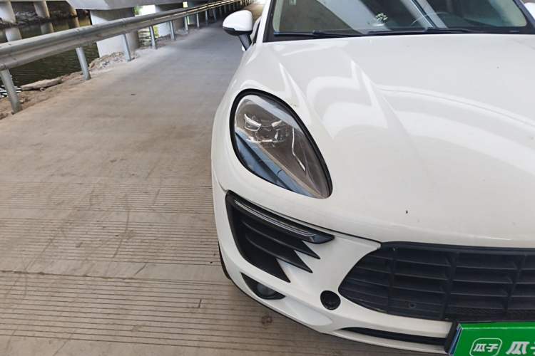 Used Porsche Macan 2014 Macan 2.0T Right Front Headlight