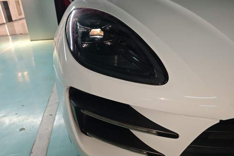 Used Porsche Macan 2014 Macan Turbo 3.6T Right Front Headlight