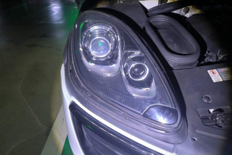 Used Porsche Macan 2014 Macan 2.0T Right Front Headlight
