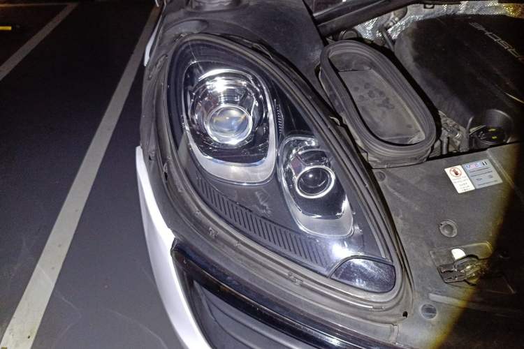 Used Porsche Macan 2014 Macan 2.0T Right Front Headlight