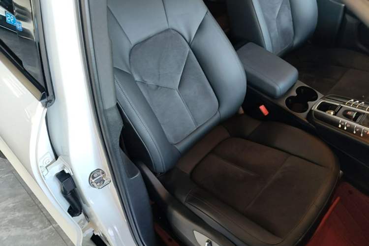 Used Porsche Macan 2014 Macan 2.0T Right Front Seat