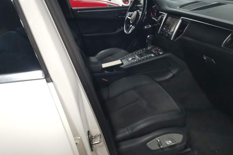 Used Porsche Macan 2014 Macan 2.0T Right Front Seat