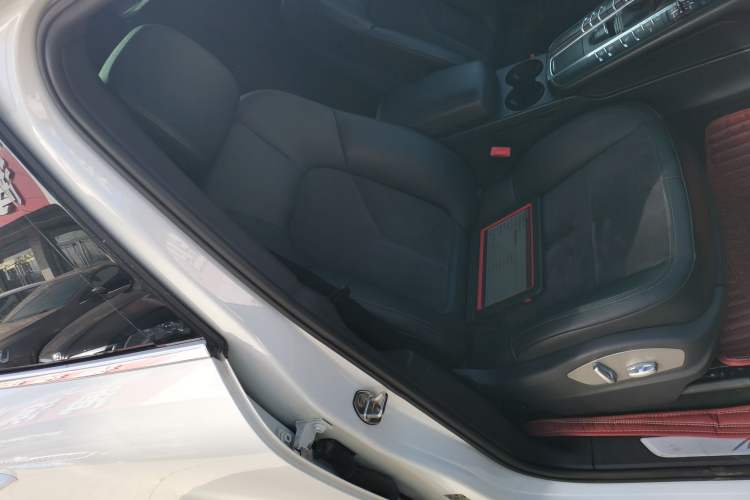 Used Porsche Macan 2014 Macan 2.0T Right Front Seat