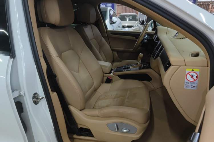 Used Porsche Macan 2014 Macan 2.0T Right Front Seat