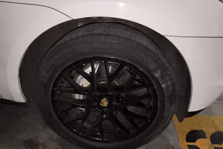 Used Porsche Macan 2014 Macan S 3.0T Right Front Wheel Hub