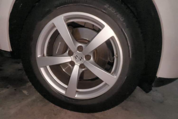 Used Porsche Macan 2014 Macan 2.0T Right Front Wheel Hub