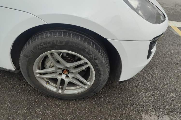 Used Porsche Macan 2014 Macan S 3.0T Right Front Wheel Hub