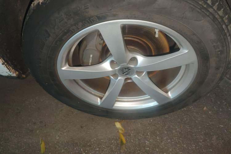 Used Porsche Macan 2014 Macan 2.0T Right Front Wheel Hub