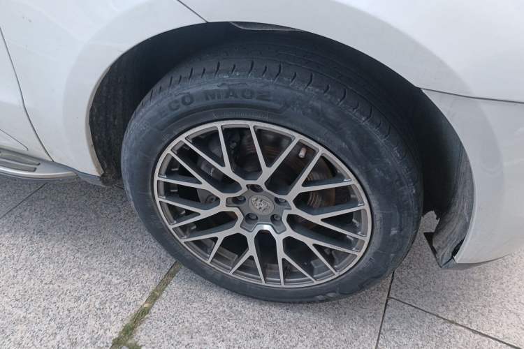 Used Porsche Macan 2014 Macan 2.0T Right Front Wheel Hub