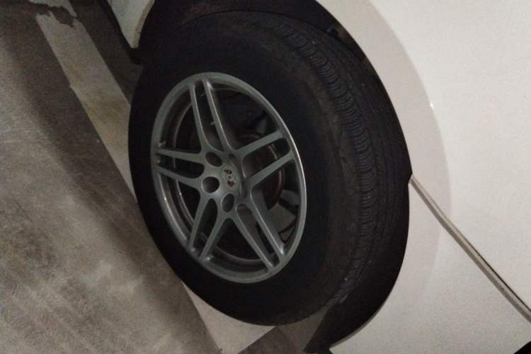 Used Porsche Macan 2014 Macan 2.0T Right Front Wheel Hub