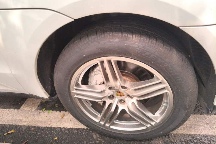 Used Porsche Macan 2014 Macan S 3.0T Right Front Wheel Hub