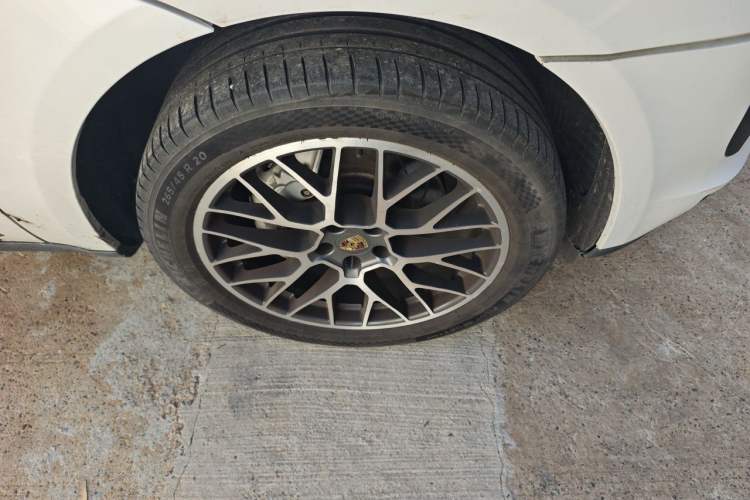 Used Porsche Macan 2014 Macan S 3.0T Right Front Wheel Hub