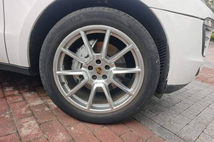 Used Porsche Macan 2014 Macan S 3.0T Right Front Wheel Hub