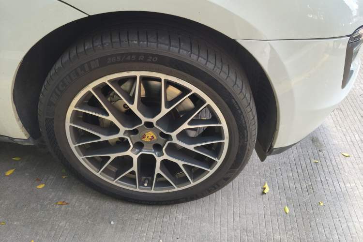 Used Porsche Macan 2014 Macan S 3.0T Right Front Wheel Hub