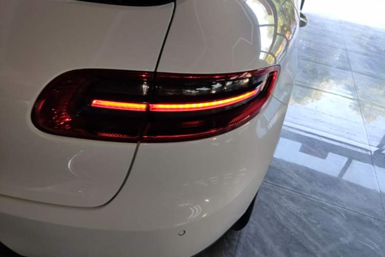 Used Porsche Macan 2014 Macan 2.0T Right Rear Taillight