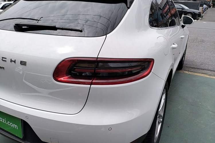 Used Porsche Macan 2014 Macan 2.0T Right Rear Taillight