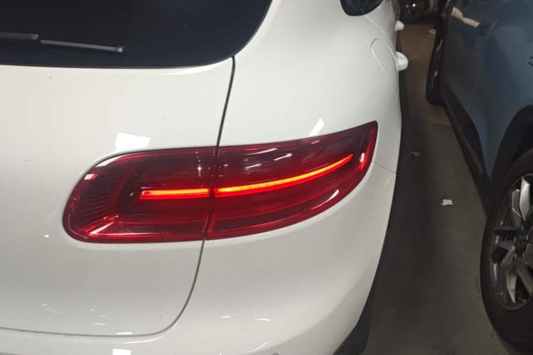 Used Porsche Macan 2014 Macan 2.0T Right Rear Taillight