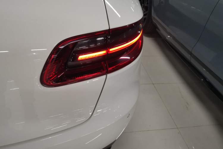 Used Porsche Macan 2014 Macan 2.0T Right Rear Taillight