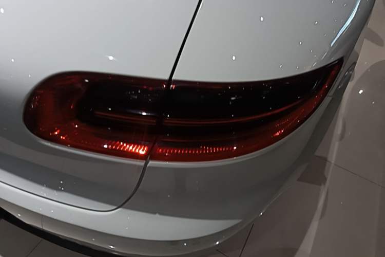 Used Porsche Macan 2014 Macan 2.0T Right Rear Taillight