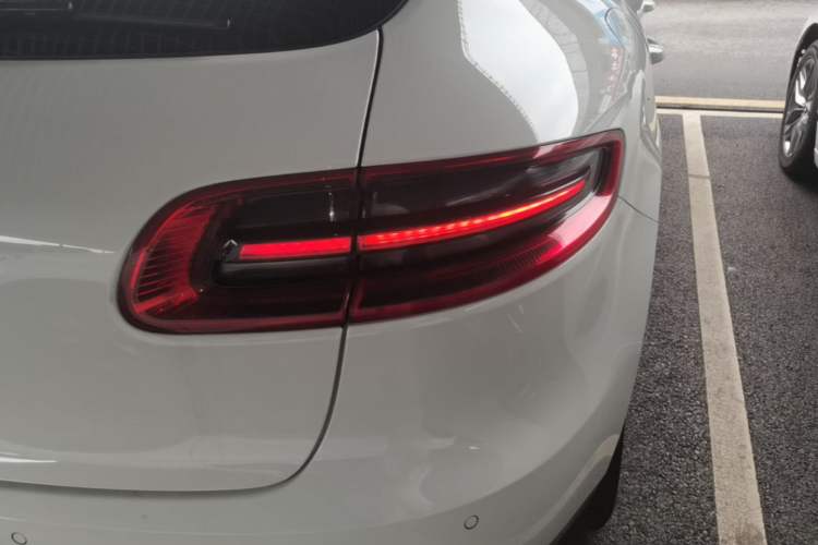 Used Porsche Macan 2014 Macan S 3.0T Right Rear Taillight