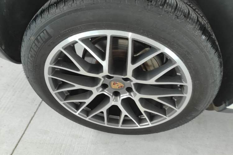 Used Porsche Macan 2014 Macan S 3.0T Right Rear Wheel Hub