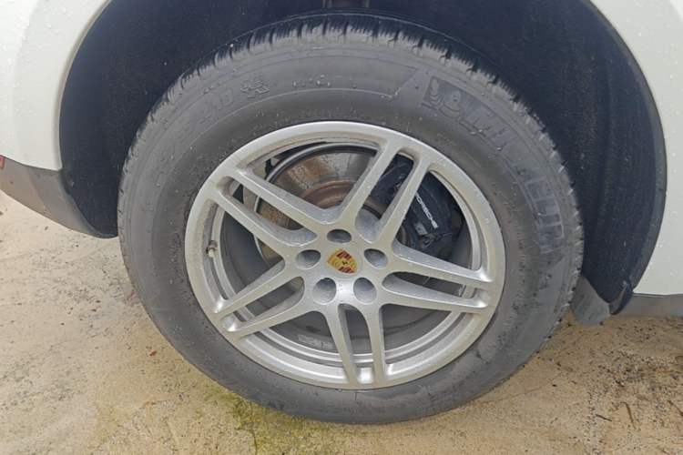 Used Porsche Macan 2014 Macan 2.0T Right Rear Wheel Hub