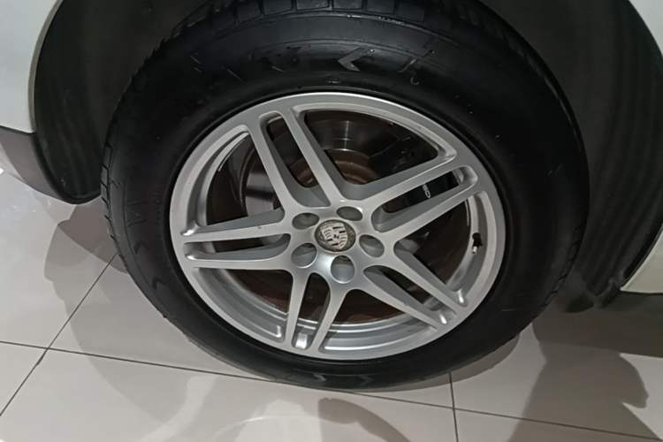 Used Porsche Macan 2014 Macan 2.0T Right Rear Wheel Hub