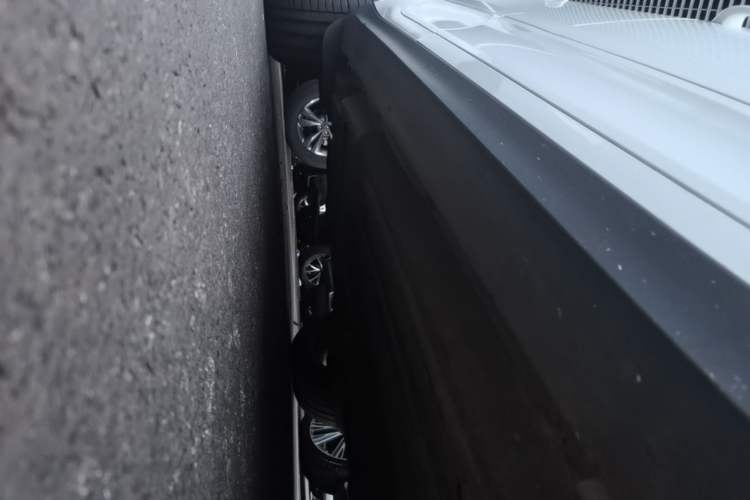 Used Porsche Macan 2014 Macan S 3.0T Right Side Sill